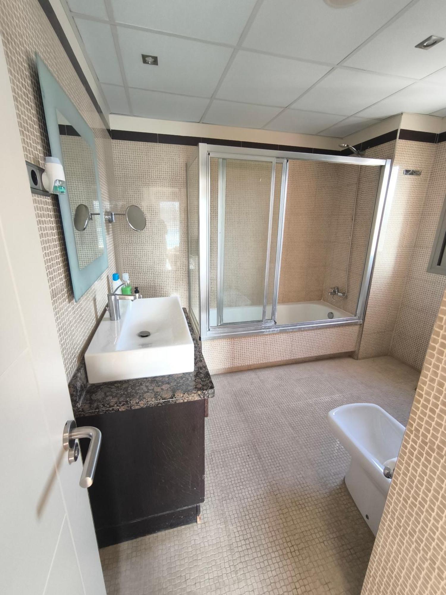 Lejlighed Family Spacious Apartment, Terrace, Kitchen, View, Free Parking And Wifi *
