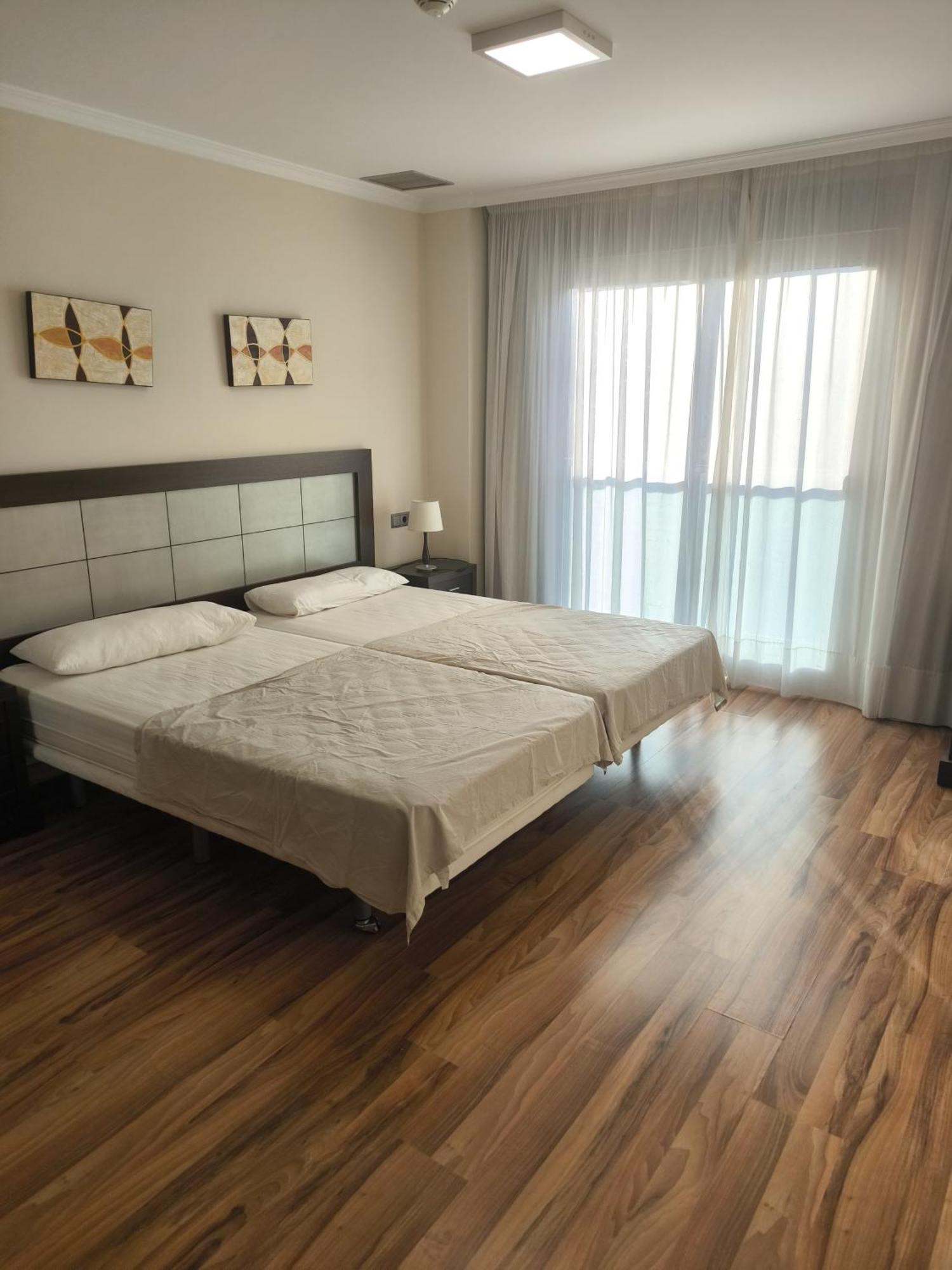 Lejlighed Family Spacious Apartment, Terrace, Kitchen, View, Free Parking And Wifi